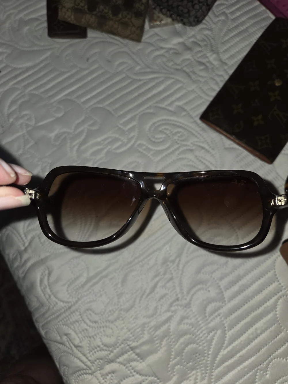 Ray-Ban Brown Gradient Aviator Sunglasses with Brown Case